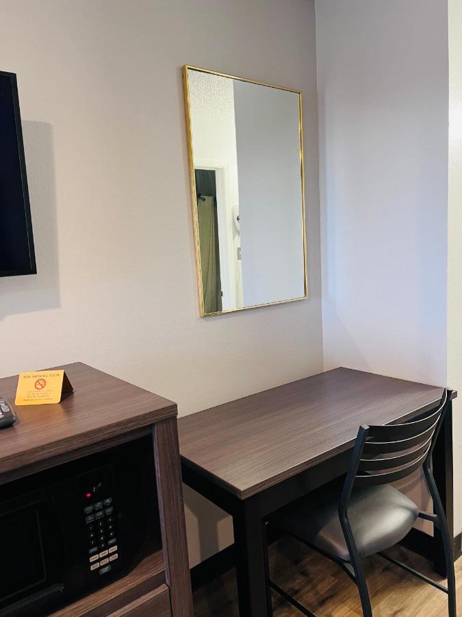 Coachway Inn Luling Экстерьер фото