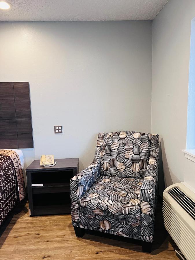 Coachway Inn Luling Экстерьер фото